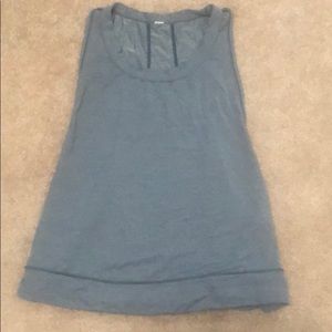 Lululemon gray crop tank